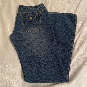 No Boundaries Medium Wash Jeans. Size 11